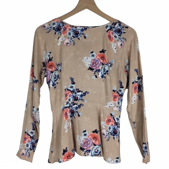 GIMMICKS by BKE Blouse Top Floral Appliqué Taupe Multicolor Boho Size Small - Picture 4 of 12